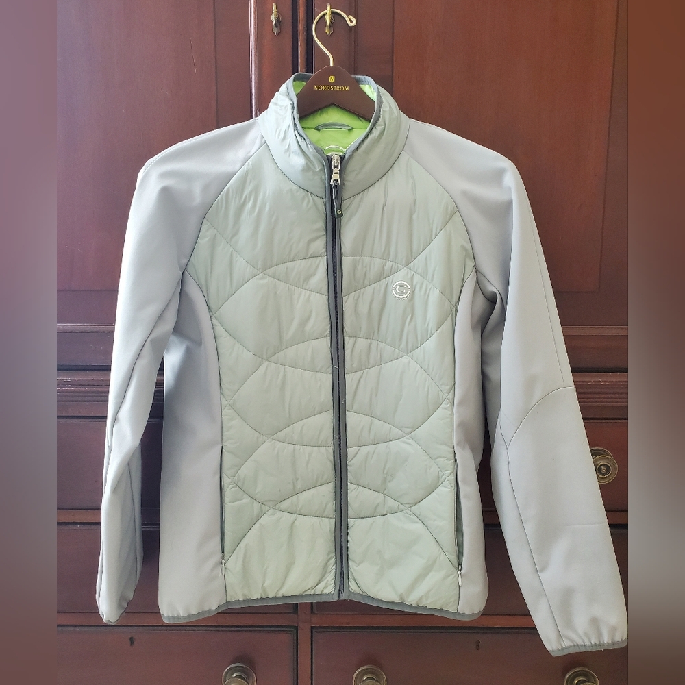 Light grey puffer jacket